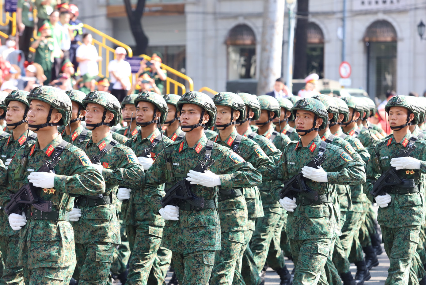 Khối chiến sĩ tác chiến điện tử.