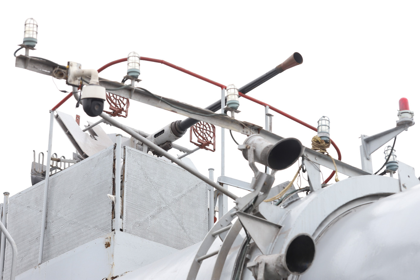 Tàu INS Darshak có chiều dài tổng thể là 85,77m, rộng 12,85m và lượng giãn nước là 2.100 tấn. Tàu INS Darshak có chiều dài tổng thể là 85,77m, rộng 12,85m và lượng giãn nước là 2.100 tấn.