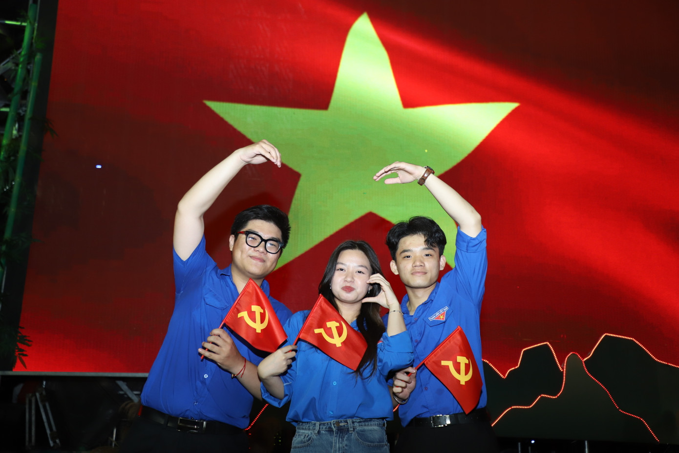 Chương trình để lại nhiều dư vị cảm xúc đẹp đẽ trong mỗi văn nghệ sĩ và khán giả. Ảnh: Ngô Tùng