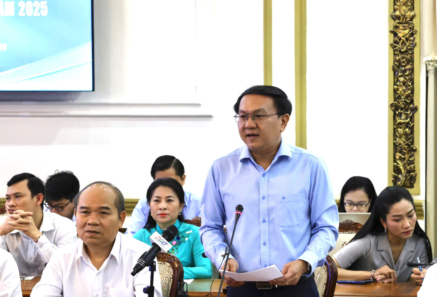 Ông Lâm Đình Thắng trao đổi tại buổi họp. Ảnh: Trung tâm Báo chí TPHCM Ông Lâm Đình Thắng trao đổi tại buổi họp. Ảnh: Trung tâm Báo chí TPHCM