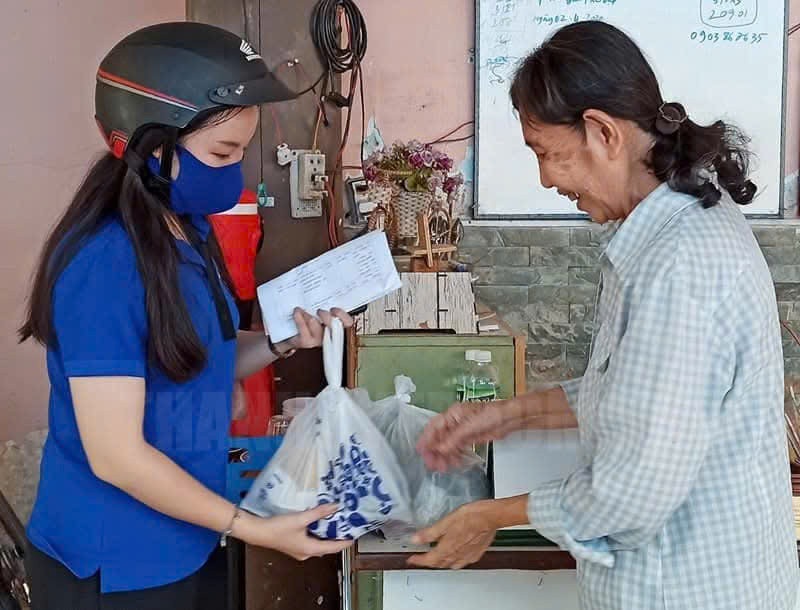 Lên đại học, Thanh Thủy tiếp tục đóng góp sức trẻ với chiến dịch tình nguyện Mùa hè xanh. Lên đại học, Thanh Thủy tiếp tục đóng góp sức trẻ với chiến dịch tình nguyện Mùa hè xanh.