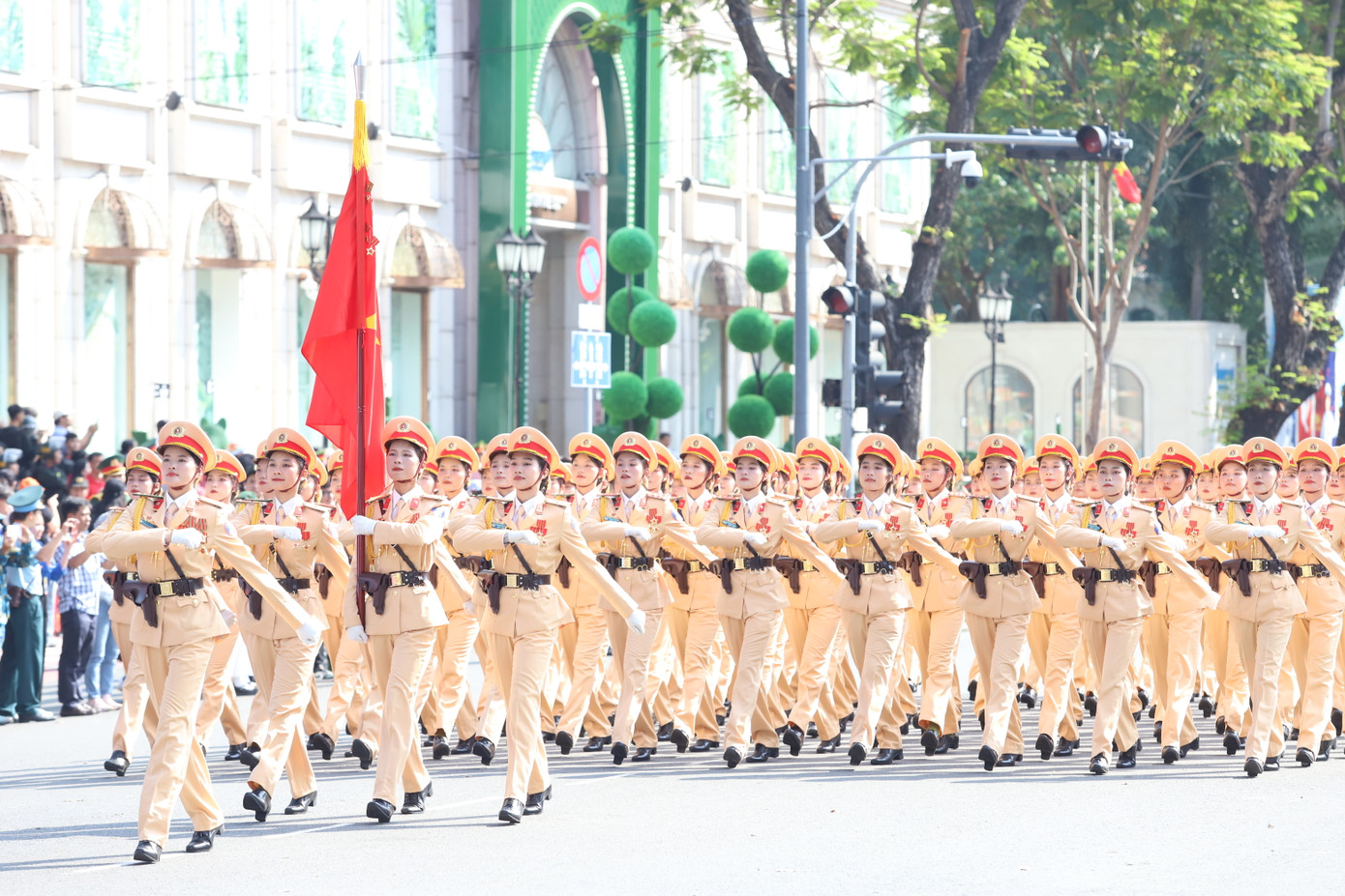 Khối nữ cảnh sát giao thông.