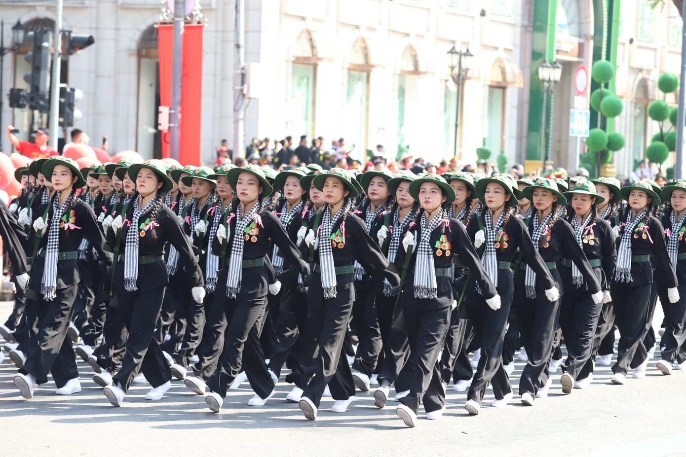 Khối nữ du kích miền Nam.