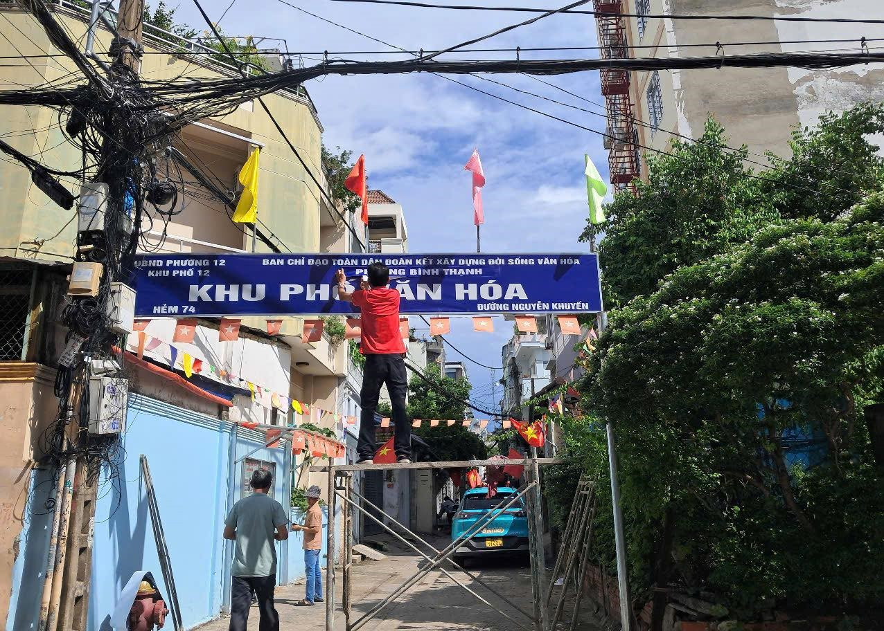 Các khu phố trên địa bàn phường Bình Thạnh thực hiện chỉnh trang, thay đổi bảng tên nhận diện. Các khu phố trên địa bàn phường Bình Thạnh thực hiện chỉnh trang, thay đổi bảng tên nhận diện.