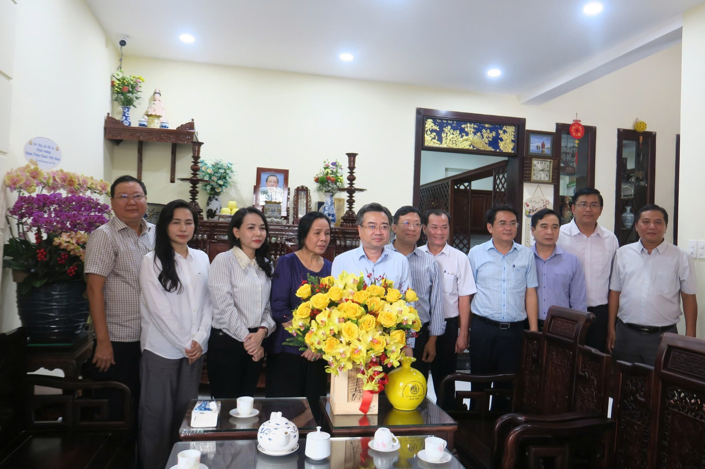 Ông Nguyễn Thanh Nghị đến thăm gia đình PGS.TS.BS Trần Chí Liêm. Ảnh: Minh Hiệp Ông Nguyễn Thanh Nghị đến thăm gia đình PGS.TS.BS Trần Chí Liêm. Ảnh: Minh Hiệp