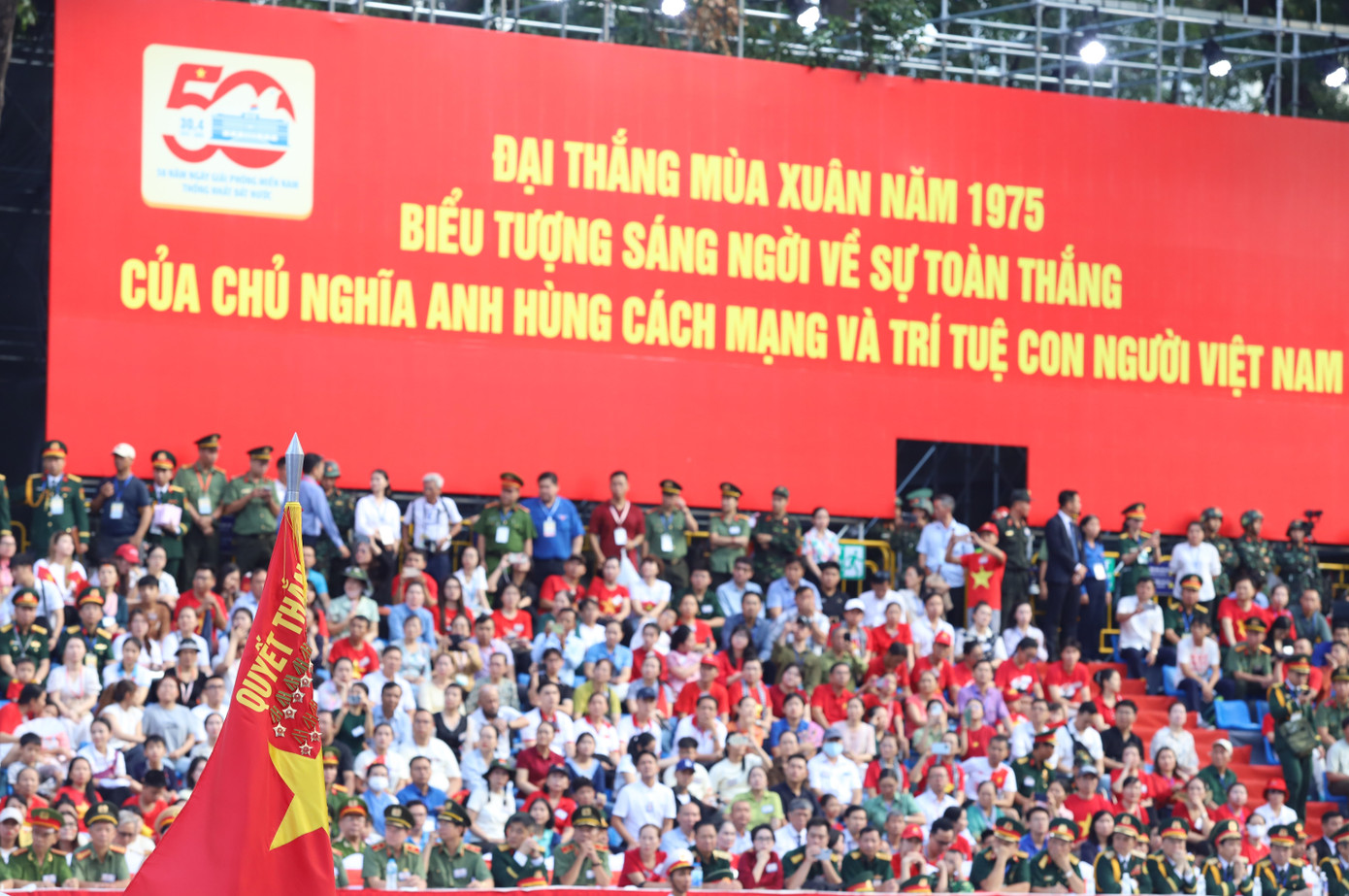 Đây là lần hợp luyện thứ ba tại TPHCM sau hơn 2 tháng diễn tập ở các địa phương. Khác với các lần trước, buổi tổng duyệt lần này diễn ra vào ban ngày, tạo điều kiện để các lực lượng làm quen với điều kiện thực tế, sẵn sàng cho lễ kỷ niệm 50 năm Ngày Giải phóng miền Nam, thống nhất đất nước chính thức diễn ra vào sáng 30/4 tới.