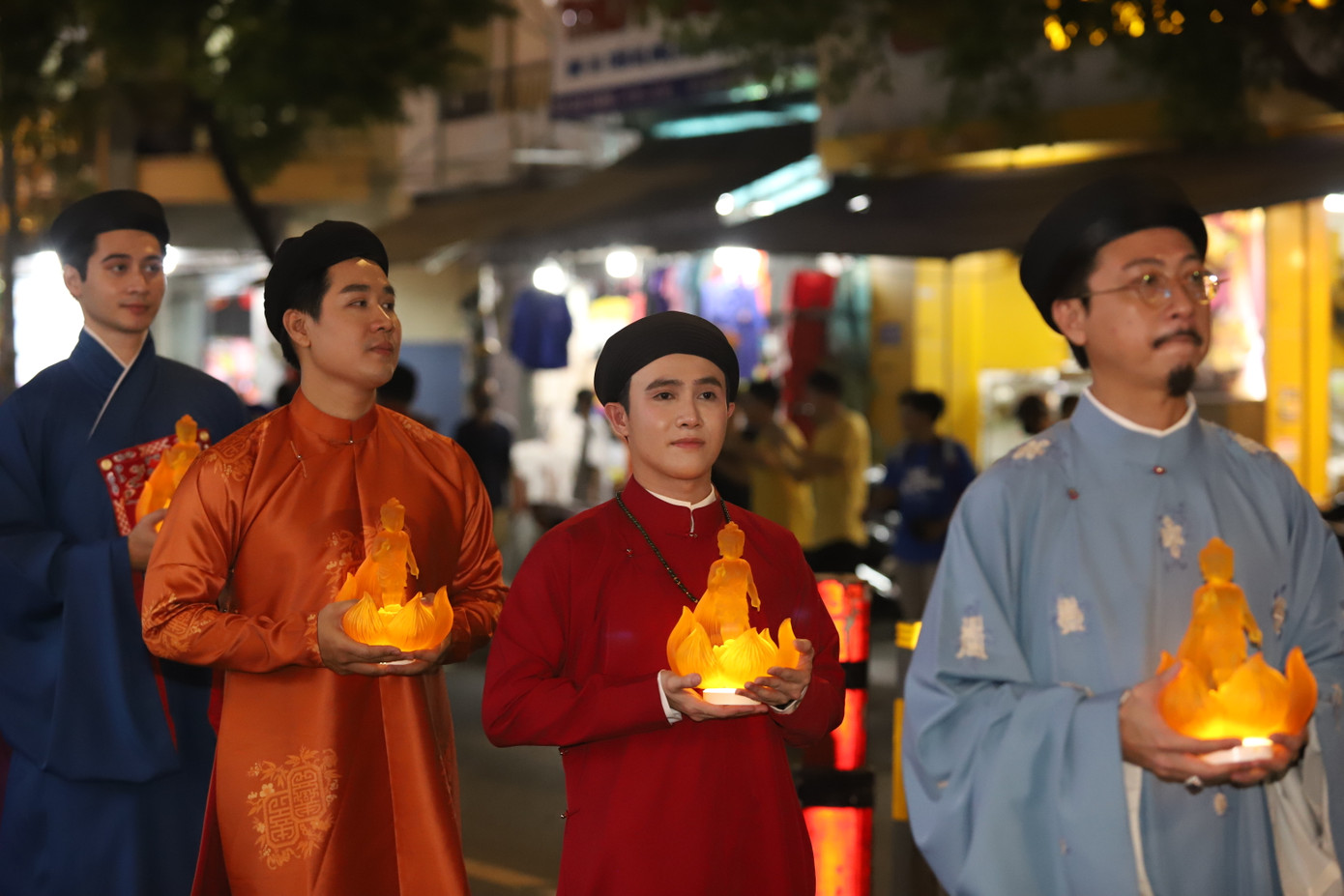 Nhiều nam, nữ nghệ sĩ bày tỏ niềm hân hoan khi được tham gia vào hoạt động ý nghĩa chào mừng sự kiện đức Phật đản sinh và Đại lễ Vesak Liên Hợp Quốc.