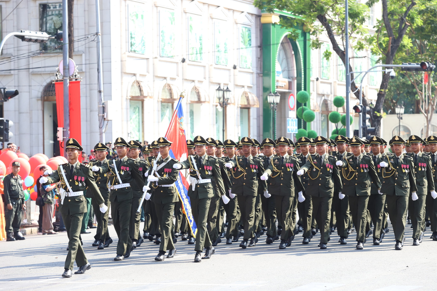 Quân đội Hoàng gia Campuchia tham gia buổi tổng duyệt.