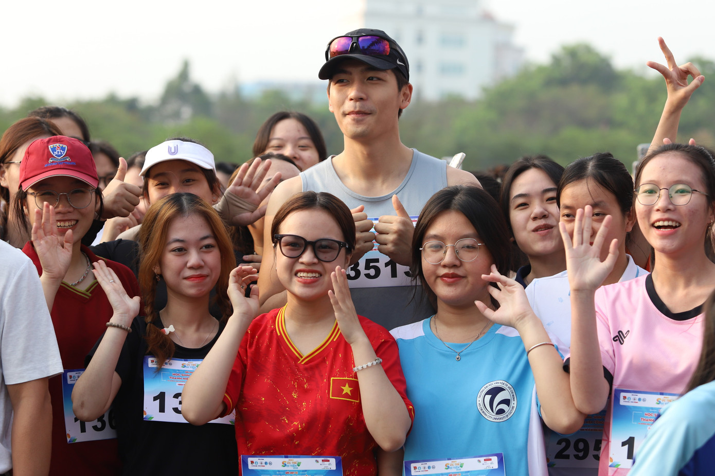 Tham gia đường chạy này có sự góp mặt của nam diễn viên Trần Quốc Anh.