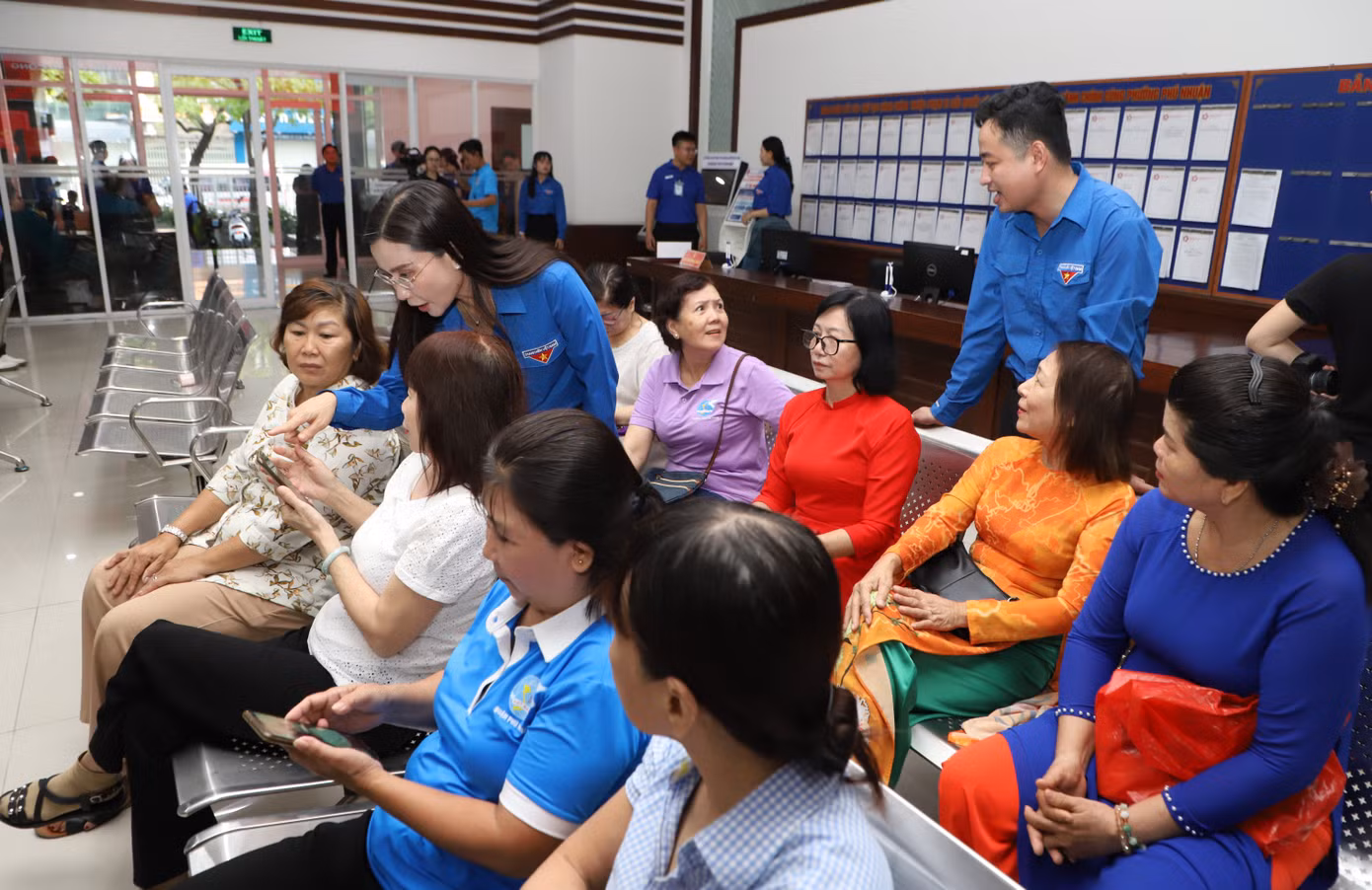 Việc vận hành chính quyền địa phương 2 cấp thời gian đầu cần sự chung tay tích cực từ các đội hình tình nguyện.