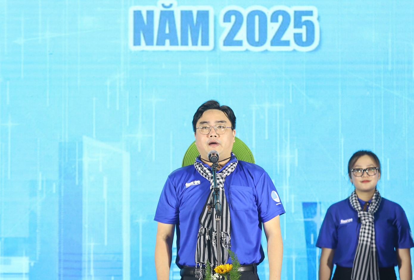 Bí thư Thành Đoàn TPHCM Ngô Minh Hải phát biểu tại buổi ra quân cao điểm Chiến dịch tình nguyện Mùa hè xanh và Chương trình Gia sư áo xanh 2025, hôm 28/6 vừa qua. Ảnh: Ngô Tùng Bí thư Thành Đoàn TPHCM Ngô Minh Hải phát biểu tại buổi ra quân cao điểm Chiến dịch tình nguyện Mùa hè xanh và Chương trình Gia sư áo xanh 2025, hôm 28/6 vừa qua. Ảnh: Ngô Tùng