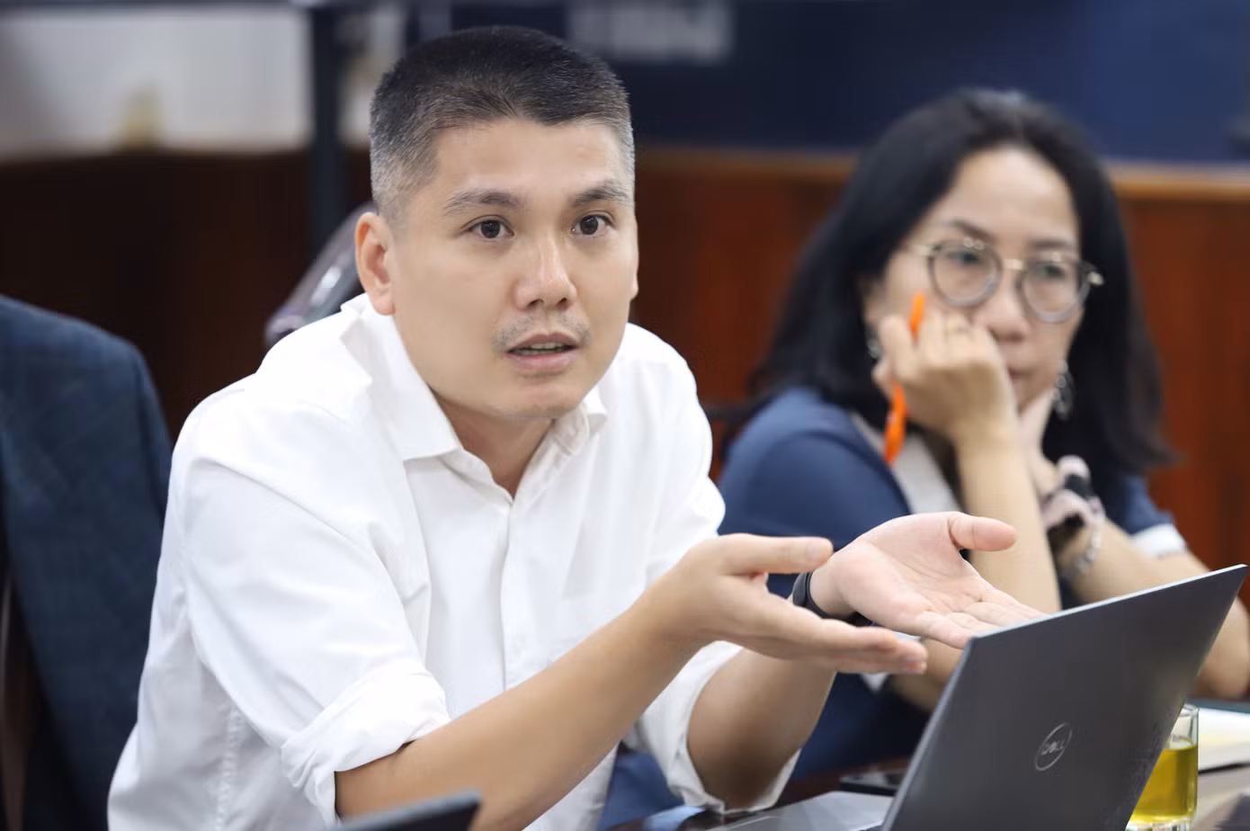 TS Phạm Văn Đại nêu ý kiến tại tọa đàm. Ảnh: Ngô Tùng TS Phạm Văn Đại nêu ý kiến tại tọa đàm. Ảnh: Ngô Tùng