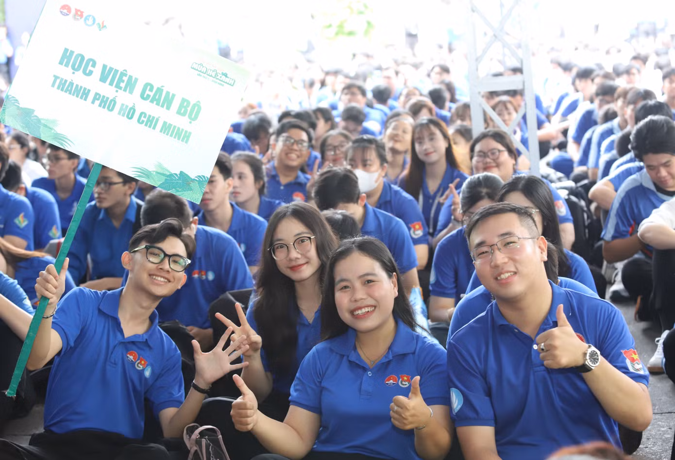 Tuổi trẻ TPHCM sôi nổi bước vào những ngày hè ý nghĩa. Ảnh: Ngô Tùng