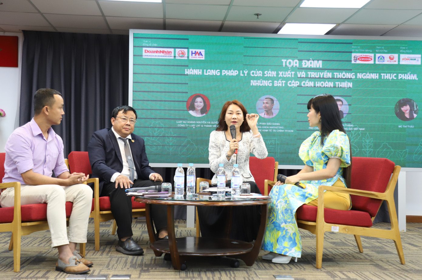 Các chuyên gia chia sẻ góc nhìn, giải pháp trong quản lý việc sản xuất, phân phối lương thực thực phẩm.