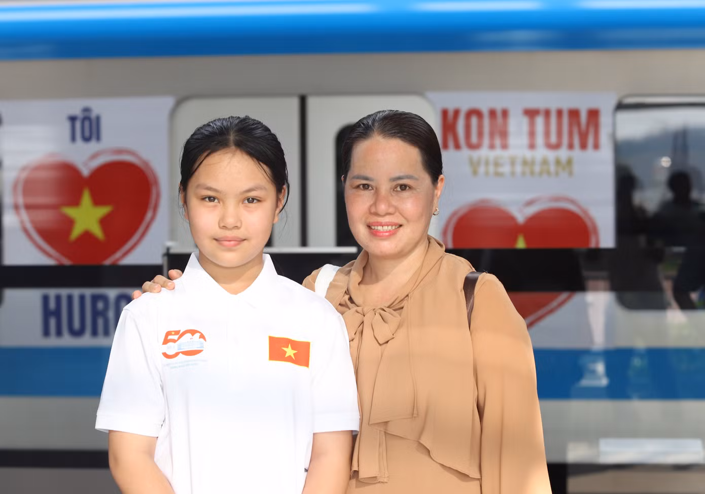 Chị Minh Hiệp (ngụ Thủ Đức) trong chiều nay (1/5) cũng đưa con gái đi chơi lễ bằng chuyến metro.