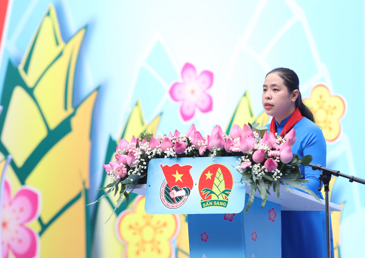 Chị Trịnh Thị Hiền Trân ôn lại truyền thống vẻ vang của tổ chức Đội TNTP Hồ Chí Minh. Chị Trịnh Thị Hiền Trân ôn lại truyền thống vẻ vang của tổ chức Đội TNTP Hồ Chí Minh.