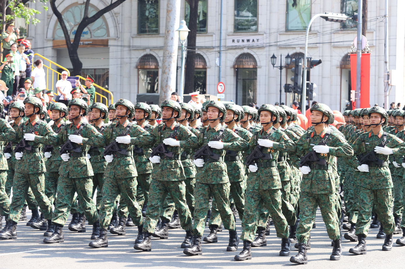 Khối chiến sĩ tác chiến điện tử.