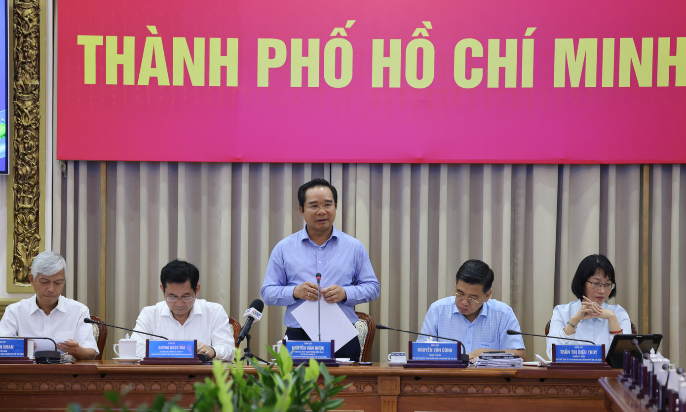 Lãnh đạo UBND TPHCM điều hành phiên họp. Ảnh: TTBC