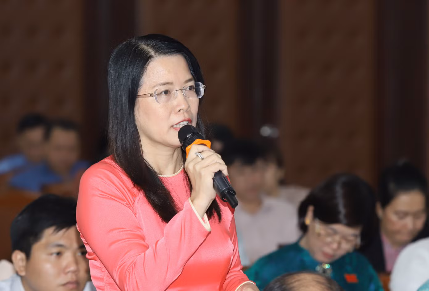 Đại biểu HĐND TPHCM thảo luận về tên gọi các đơn vị hành chính cấp xã mới của thành phố. Đại biểu HĐND TPHCM thảo luận về tên gọi các đơn vị hành chính cấp xã mới của thành phố.