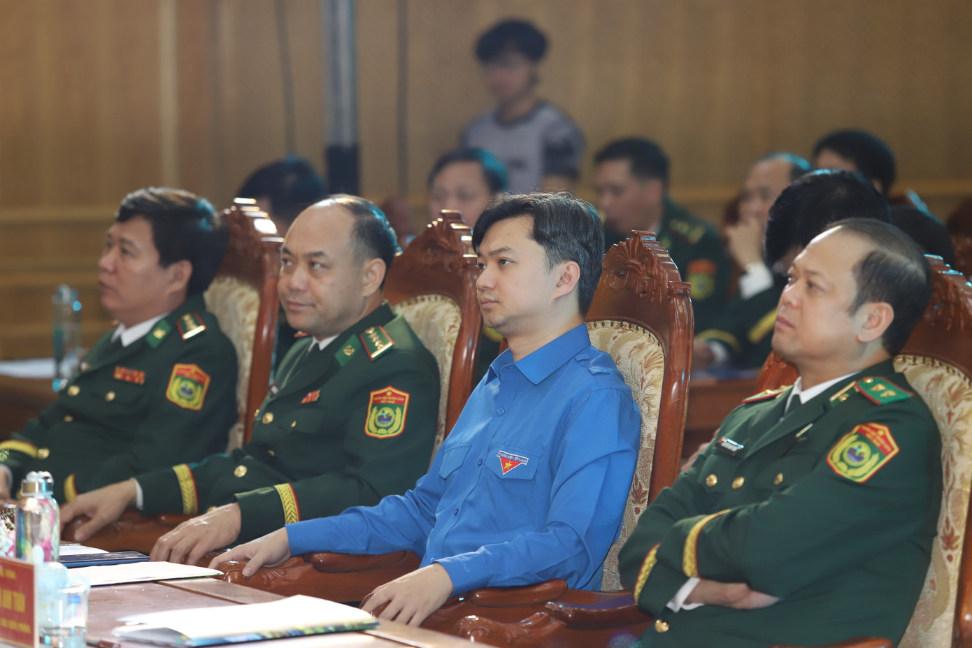 Anh Nguyễn Minh Triết cùng thủ trưởng Bộ Tư lệnh BĐBP dự chương trình. Ảnh: Ngô Tùng Anh Nguyễn Minh Triết cùng thủ trưởng Bộ Tư lệnh BĐBP dự chương trình. Ảnh: Ngô Tùng