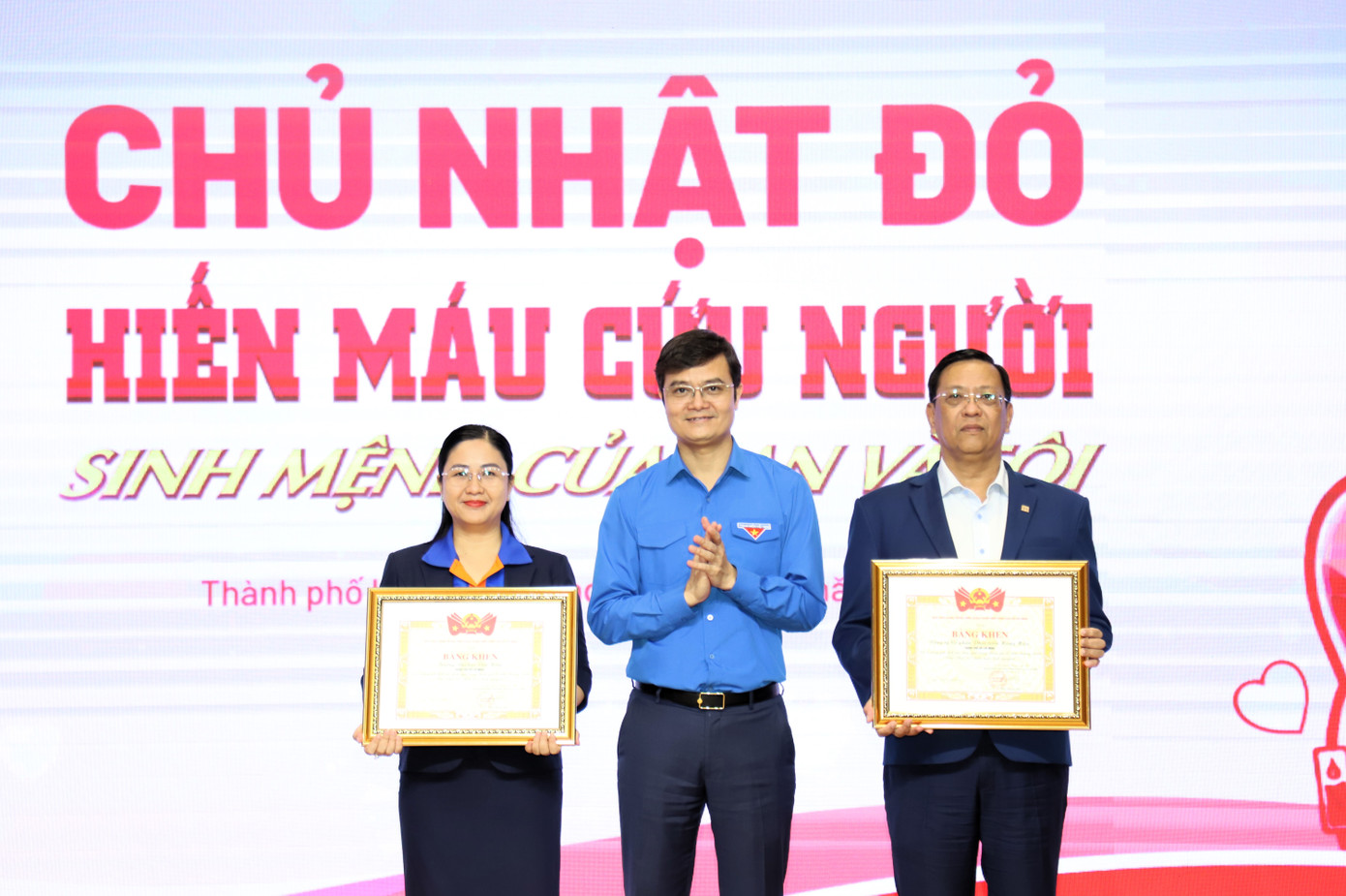 Đến tham dự chương trình có anh Bùi Quang Huy - Ủy viên dự khuyết Ban chấp hành Trung ương Đảng, Bí thư thứ nhất T.Ư Đoàn cùng lãnh đạo nhiều cơ quan Trung ương. Đến tham dự chương trình có anh Bùi Quang Huy - Ủy viên dự khuyết Ban chấp hành Trung ương Đảng, Bí thư thứ nhất T.Ư Đoàn cùng lãnh đạo nhiều cơ quan Trung ương.