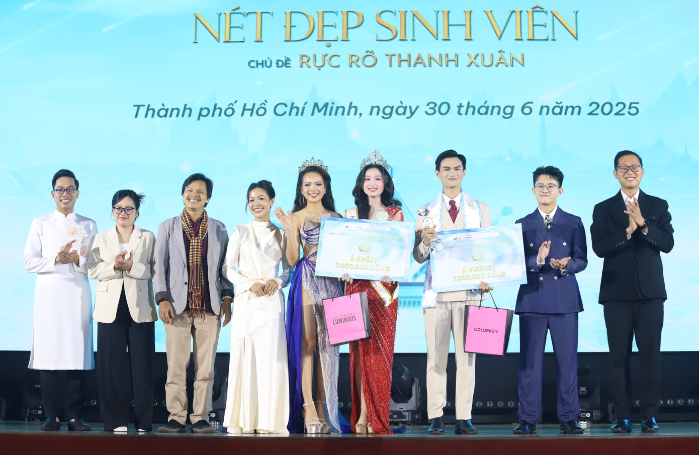 Á khôi 1 và Nam vương 1 cuộc thi.