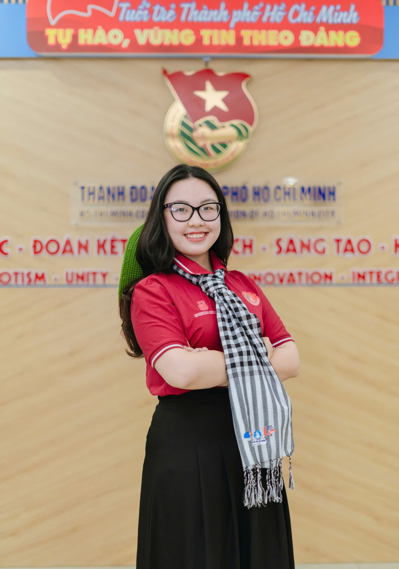 Hình ảnh nữ cán bộ Đoàn năng nổ, tận tâm trong các hoạt động tình nguyện vì cộng đồng. Ảnh: NVCC Hình ảnh nữ cán bộ Đoàn năng nổ, tận tâm trong các hoạt động tình nguyện vì cộng đồng. Ảnh: NVCC