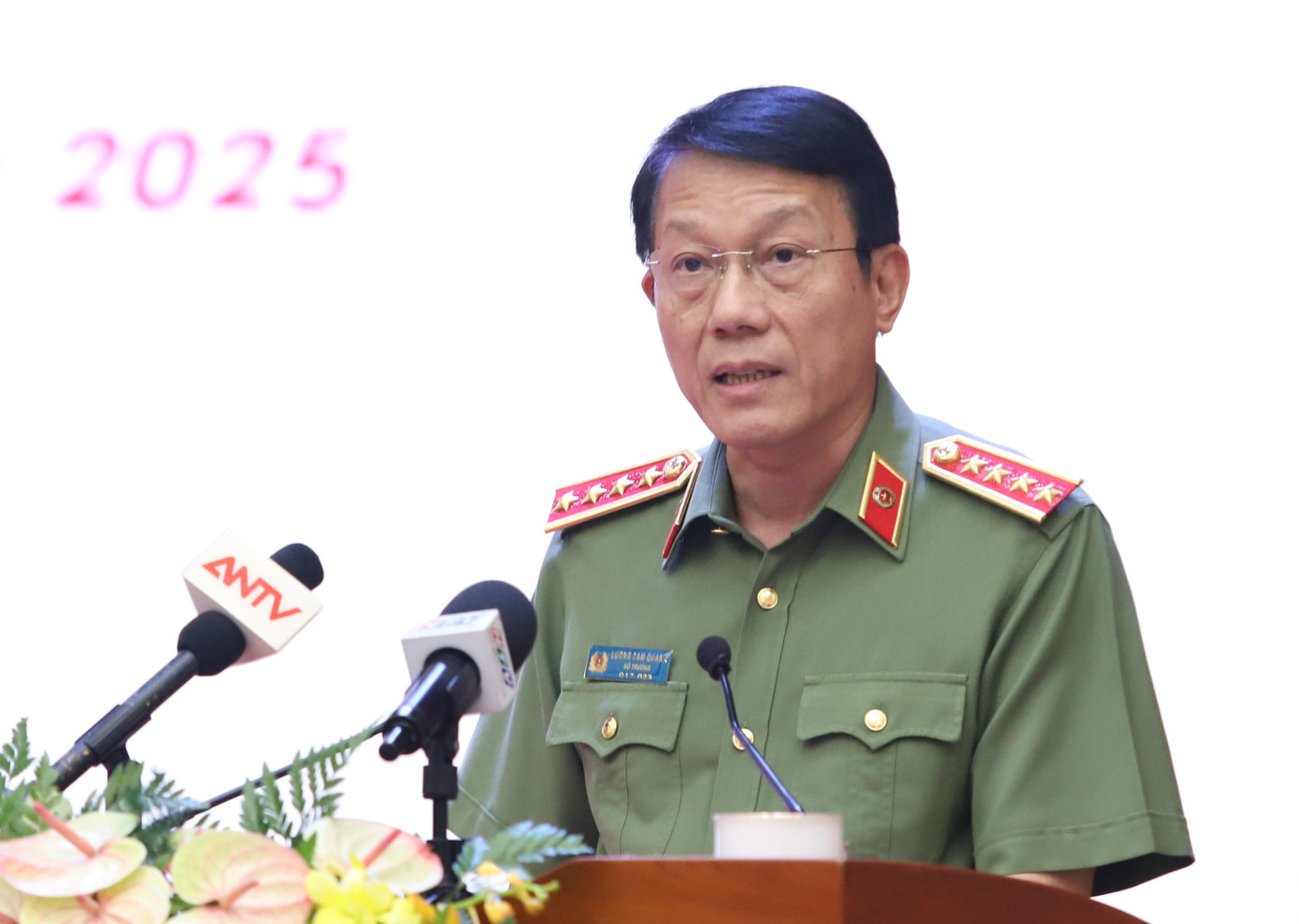 Đại tướng Lương Tam Quang phát biểu tại hội thảo. Đại tướng Lương Tam Quang phát biểu tại hội thảo.