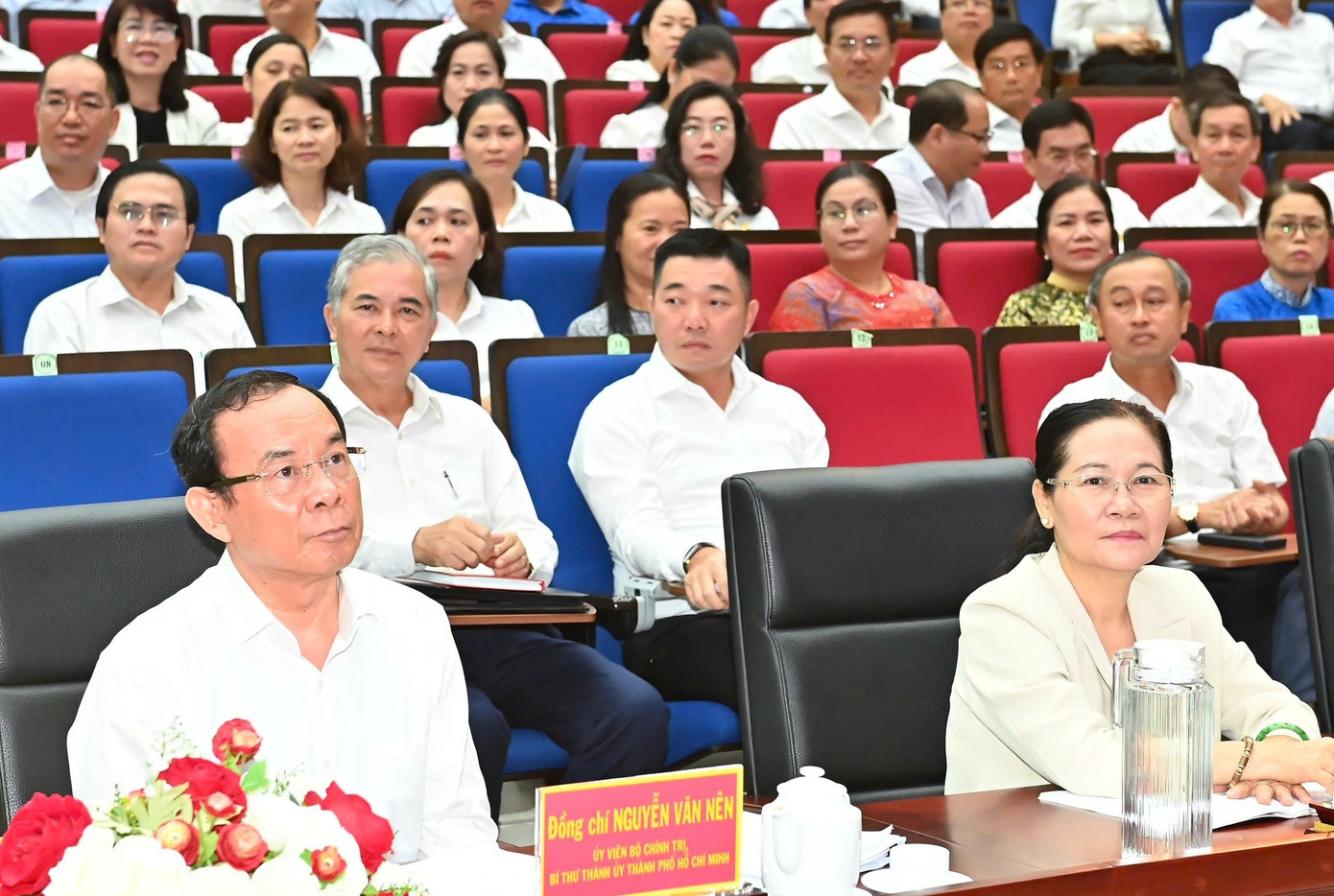 Lãnh đạo TPHCM cùng các cán bộ chủ chốt thành phố dự hội nghị. Ảnh: Việt Dũng. Lãnh đạo TPHCM cùng các cán bộ chủ chốt thành phố dự hội nghị. Ảnh: Việt Dũng.