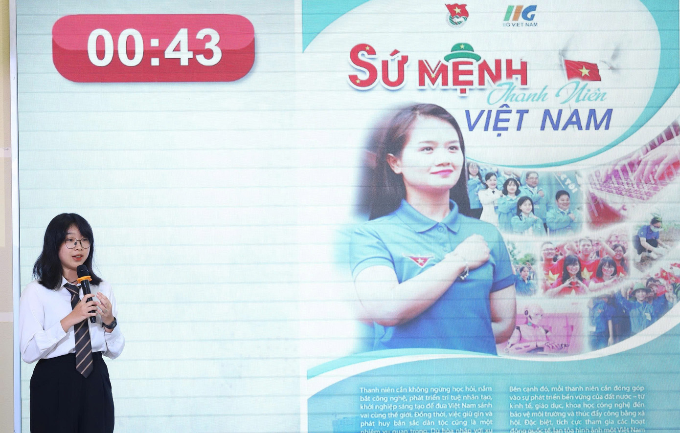 Các bạn trẻ thuyết minh về bài thi thiết kế của mình tại vòng Chung kết. Các bạn trẻ thuyết minh về bài thi thiết kế của mình tại vòng Chung kết.