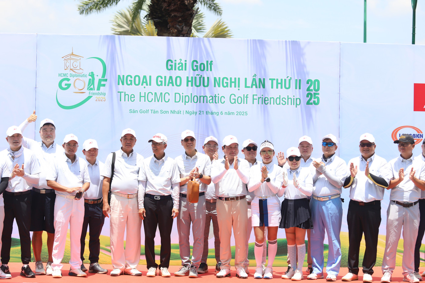 Ban tổ chức trao 21 giải thưởng, chia thành 5 bảng dựa trên handicap. Ảnh: Ngô Tùng