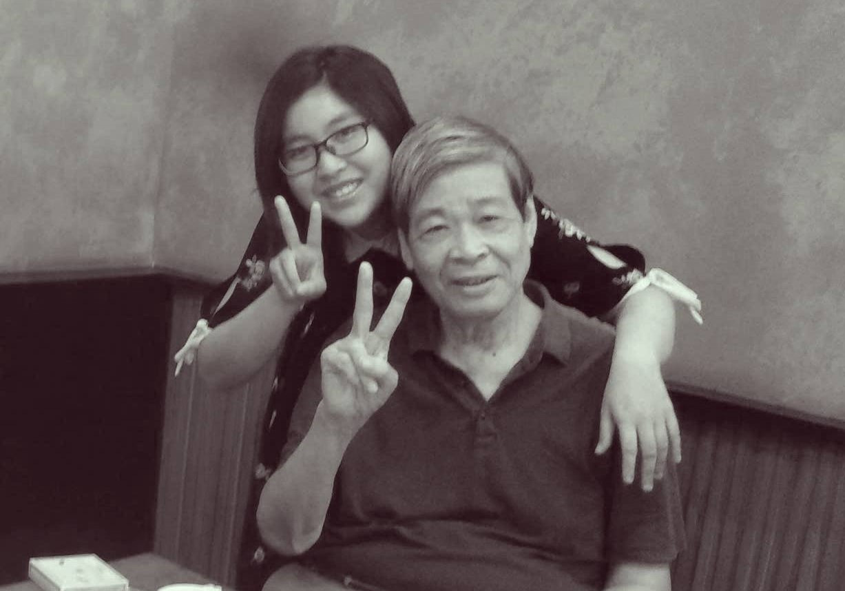 Nghệ sĩ piano Nguyệt Minh trân trọng những kỷ niệm đẹp đẽ cùng nhà thơ Thụy Kha. Ảnh: NVCC.