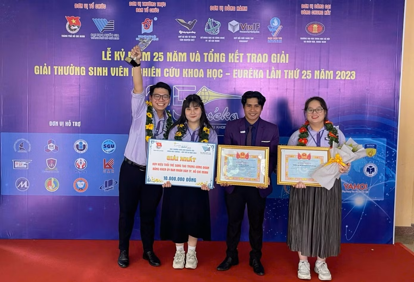 ThS. Võ Minh Thành trao đổi về chuyên môn, kỹ năng đến với các bạn học sinh, sinh viên, đoàn viên thanh niên. ThS. Võ Minh Thành trao đổi về chuyên môn, kỹ năng đến với các bạn học sinh, sinh viên, đoàn viên thanh niên.