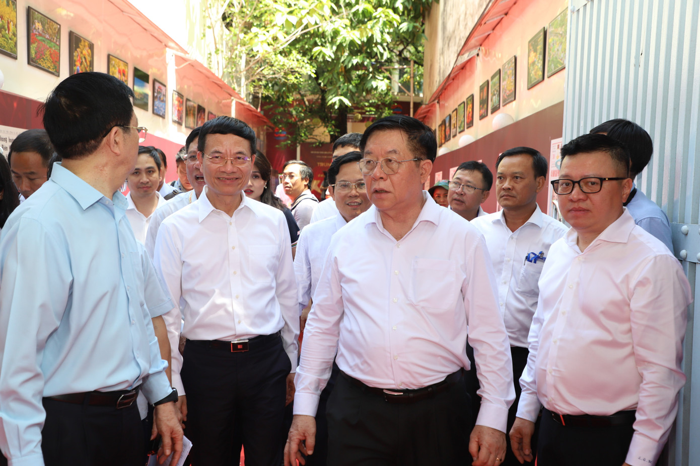 Lãnh đạo Đảng, Nhà nước, các bộ ngành tại Hội Nhà báo TPHCM. Ảnh: Ngô Tùng