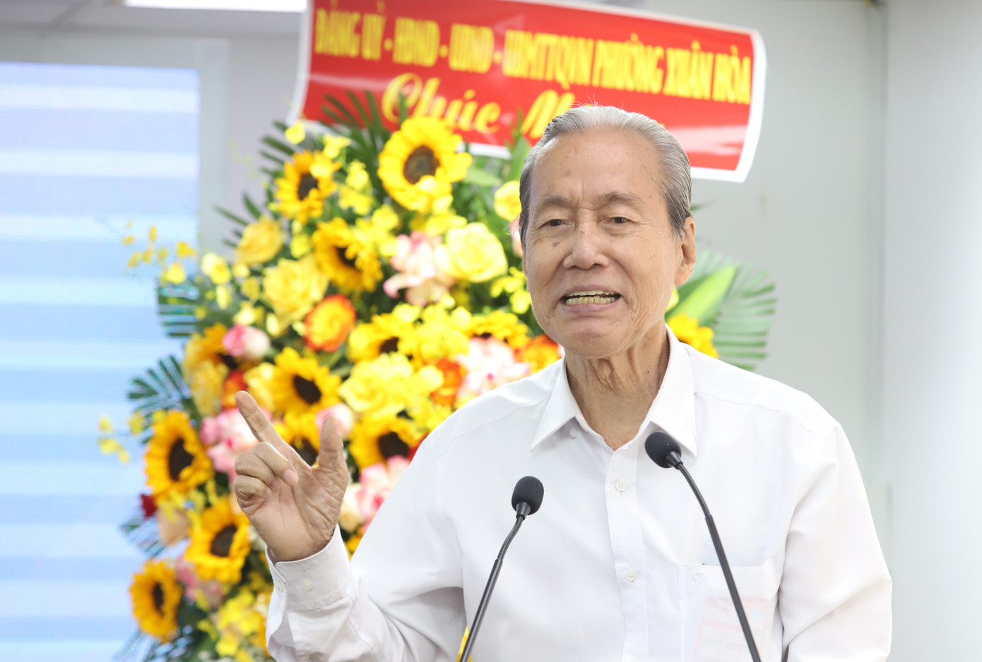 Ông Nguyễn Hữu Châu chia sẻ tại tọa đàm. Ảnh: Ngô Tùng Ông Nguyễn Hữu Châu chia sẻ tại tọa đàm. Ảnh: Ngô Tùng