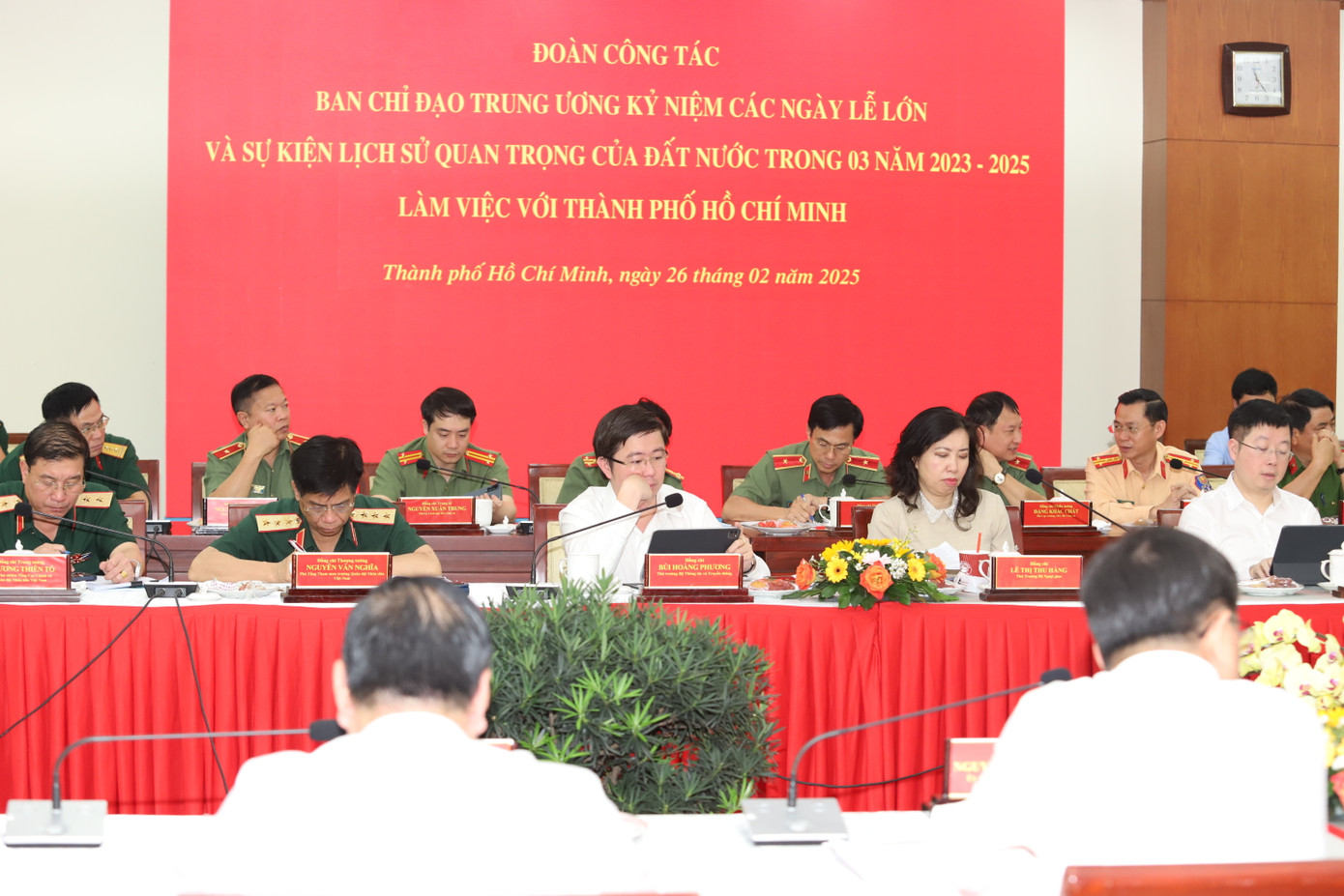 Đại diện các bộ, ngành Trung ương, TPHCM góp ý tại buổi làm việc. Ảnh: Ngô Tùng Đại diện các bộ, ngành Trung ương, TPHCM góp ý tại buổi làm việc. Ảnh: Ngô Tùng