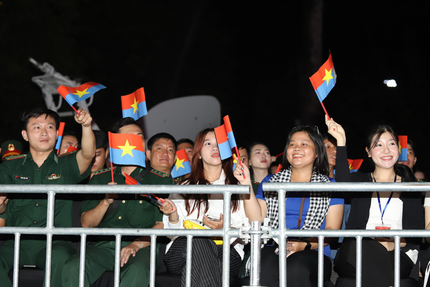 Chương trình để lại nhiều dư vị cảm xúc đẹp đẽ trong mỗi văn nghệ sĩ và khán giả. Ảnh: Ngô Tùng