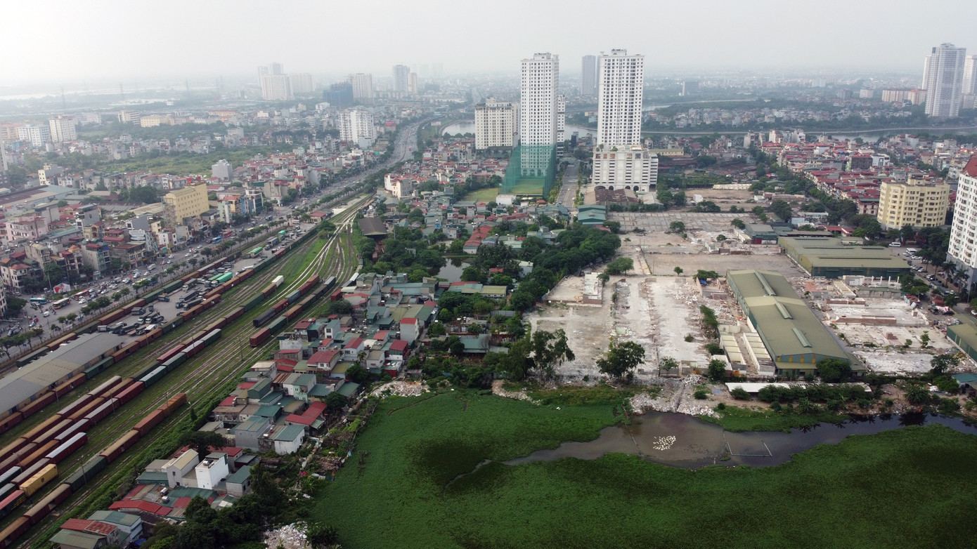 Dự án Aeon Mall Hoàng Mai Giáp Bát sẽ được nghiên cứu lập quy hoạch chi tiết trên khu đất hơn 8 ha, đảm bảo đáp ứng nhu cầu tối thiểu khoảng 4.000 chỗ đỗ xe. Ảnh: Hạ Vũ. Dự án Aeon Mall Hoàng Mai Giáp Bát sẽ được nghiên cứu lập quy hoạch chi tiết trên khu đất hơn 8 ha, đảm bảo đáp ứng nhu cầu tối thiểu khoảng 4.000 chỗ đỗ xe. Ảnh: Hạ Vũ.