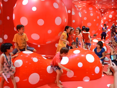 Tác phẩm của Kusama trong buổi khai mạc tại Hà Nội