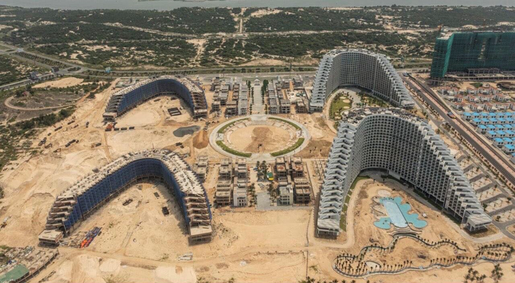 Nhiều địa phương đã “đánh tráo khái niệm” thành “đất ở không hình thành đơn vị ở” khi phát triển các dự án BĐS du lịch. Nhiều địa phương đã “đánh tráo khái niệm” thành “đất ở không hình thành đơn vị ở” khi phát triển các dự án BĐS du lịch.