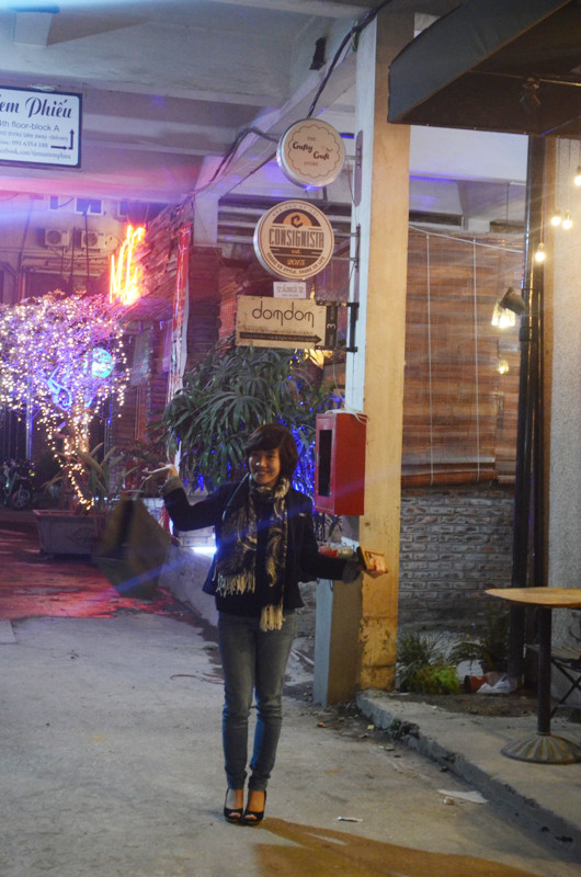 Các bạn trẻ khi đến đây vẫn chụp hứng thú chụp ảnh làm kỷ niệm