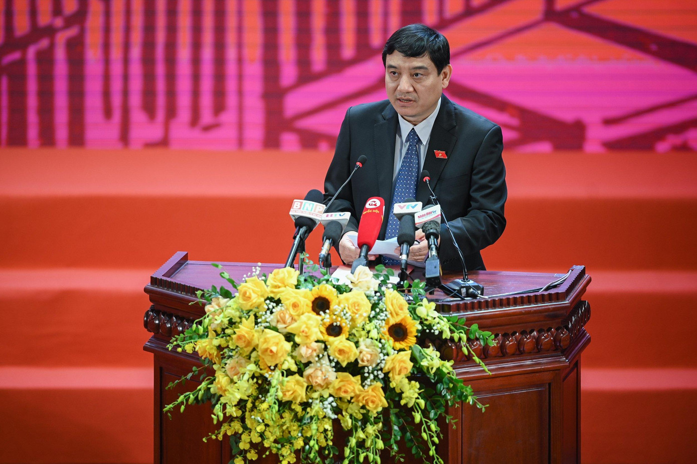 Phiên toàn thể chiều 17/12 tiếp tục bàn thảo xung quanh chính sách, pháp luật và nguồn lực cho phát triển văn hóa, kinh nghiệm quốc tế của một số nước. Phiên toàn thể chiều 17/12 tiếp tục bàn thảo xung quanh chính sách, pháp luật và nguồn lực cho phát triển văn hóa, kinh nghiệm quốc tế của một số nước.