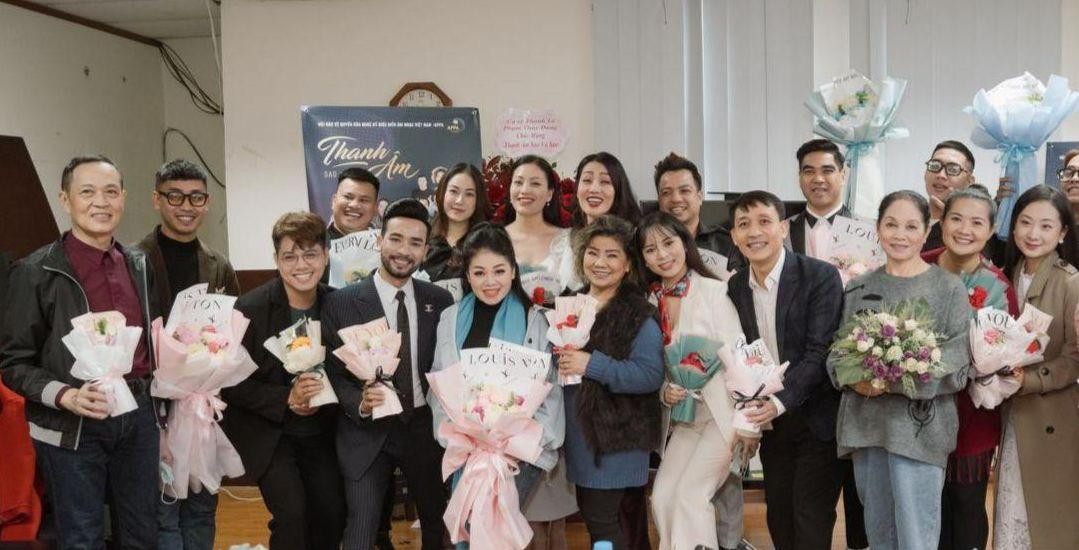 NSND Thanh Hoa và Hội Bảo vệ quyền của nghệ sĩ biểu diễn âm nhạc Việt Nam tổ chức đêm nhạc hỗ trợ những nghệ sĩ lớn tuổi gặp khó khăn. Ảnh: APPA. NSND Thanh Hoa và Hội Bảo vệ quyền của nghệ sĩ biểu diễn âm nhạc Việt Nam tổ chức đêm nhạc hỗ trợ những nghệ sĩ lớn tuổi gặp khó khăn. Ảnh: APPA.