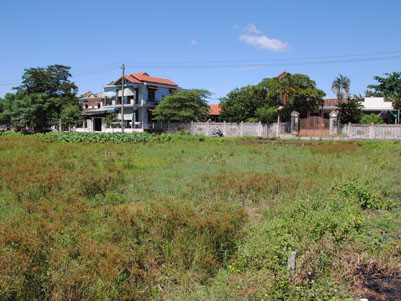 Việc dàn xếp đấu giá 15 lô đất tại Hương Vinh đã khiến Nhà nước thất thu khoảng 1,5 tỷ đồng. Việc dàn xếp đấu giá 15 lô đất tại Hương Vinh đã khiến Nhà nước thất thu khoảng 1,5 tỷ đồng