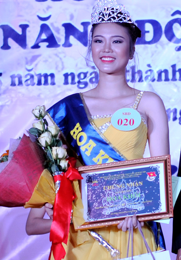 Ngắm nhan sắc Hoa khôi Trường Cao đẳng Thương mại và Du lịch ảnh 11