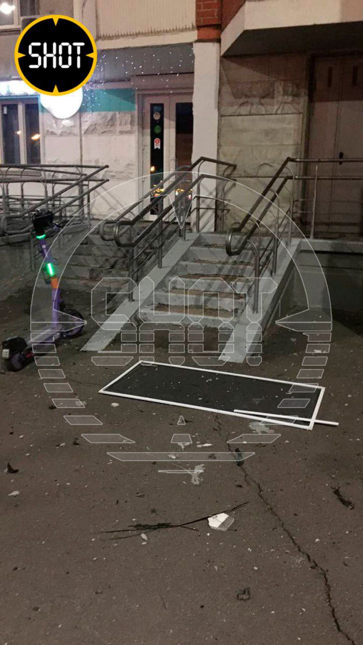 Một số xe hơi bị hư hại trong vụ tấn công. Ảnh: SHOT Một số xe hơi bị hư hại trong vụ tấn công. Ảnh: SHOT