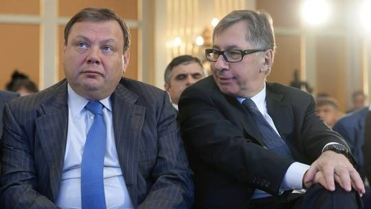 Hai ông Mikhail Fridman và Pyotr Aven. Ảnh: Sputnik Hai ông Mikhail Fridman và Pyotr Aven. Ảnh: Sputnik