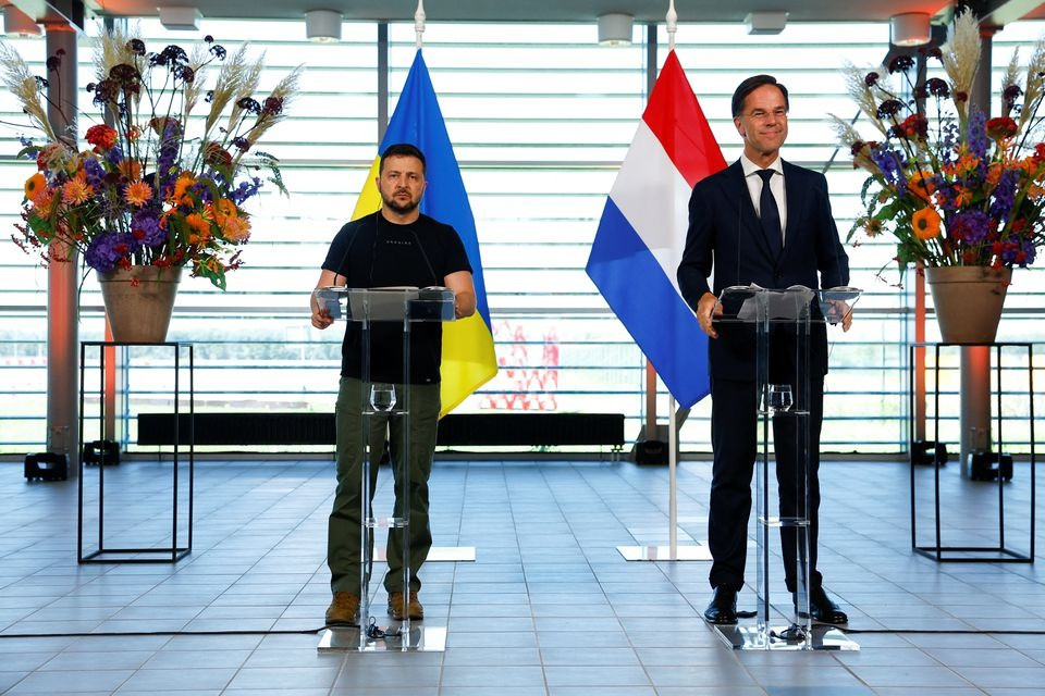 Ông Zelensky và ông Rutte tổ chức họp báo chung ngày 20/8 ở Hà Lan. Ảnh: Reuters Ông Zelensky và ông Rutte tổ chức họp báo chung ngày 20/8 ở Hà Lan. Ảnh: Reuters