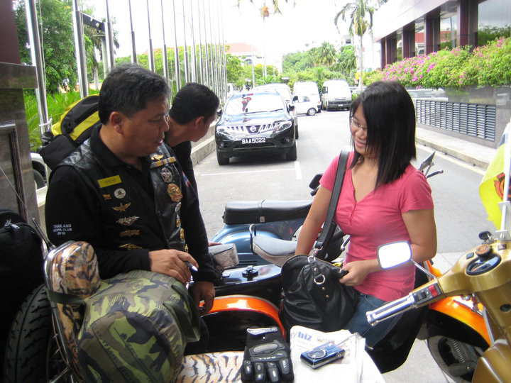 Hỏi chuyện hội chơi Vespa ở Brunei. Hỏi chuyện hội chơi Vespa ở Brunei