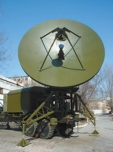 Đài chế áp liên lạc vệ tinh định hướng Lotoc